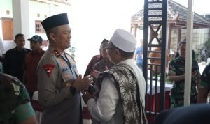 Jelang Pilkada Serentak 2024 Kapolda Jatim Kunjungi Tokoh Ulama dan Pengasuh Ponpes di Sampang