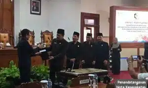 Penyerahan Nota Kesepakatan Pemkab Tulungagung dengan DPRD terkait KUA-PPAS Anggaran Tahun 2024