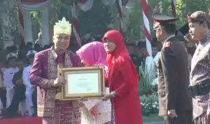 Merasa tak terima Undangan, A.H Thony satu-satunya Dewan yang tak terima Penghargaan dari Walikota
