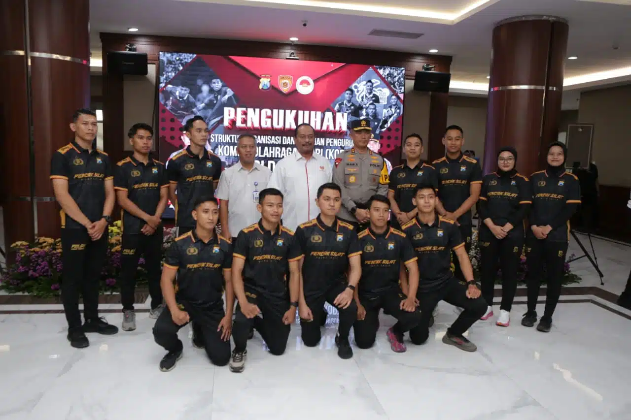 Dorong Prestasi Anggota, Kapolda Jatim Kukuhkan Komite Olahraga Polri