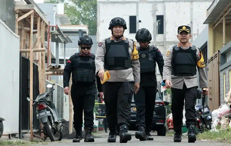 Densus 88 dan Polda Jatim Amankan Tiga Terduga Teroris di Kota Batu