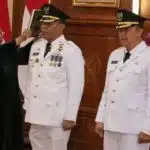 Pj Gubernur Jatim Lantik Nizhamul dan Iwan Kurniawan di Grahadi