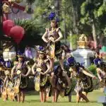 Kolaborasi Seni Jawa Timur Meriahkan Peringatan HUT ke-79 RI di Grahadi