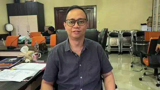Josiah Michael Soroti Pungutan Liar Sekolah Petra Manyar