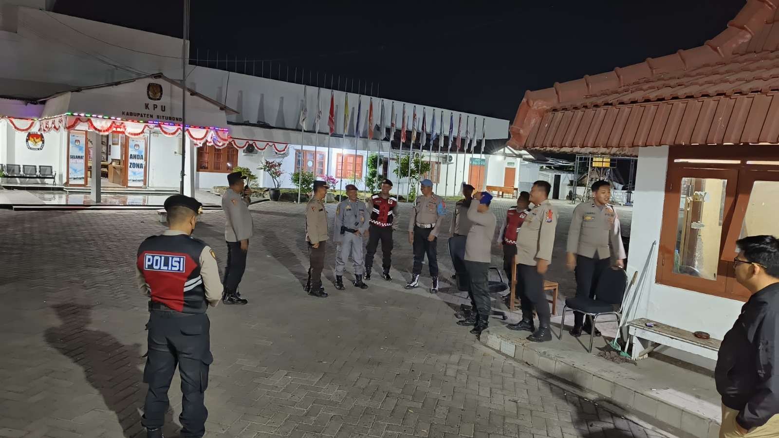 Polres Situbondo Tingkatkan Patroli dan Penjagaan di Kantor KPU