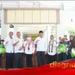Plt. Bupati Sidoarjo Serahkan Bantuan Pangan secara Maraton di 3 Kecamatan