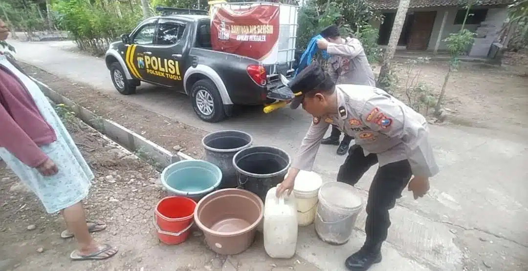 Tak Pernah Lelah, Polres Trenggalek Gencarkan Patroli Genthong di Musim Kemarau