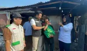 Penerima Bedah Rumah di Terungwetan Tak Kuasa Tahan Haru Saat Disambangi Plt Bupati Sidoarjo 2 Screenshot 2024 09 17 17 51 42 43