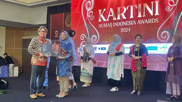 Inspiratif! Vinda Maya Setianingrum dari UNESA Sabet Gelar Kartini Humas Indonesia 2024