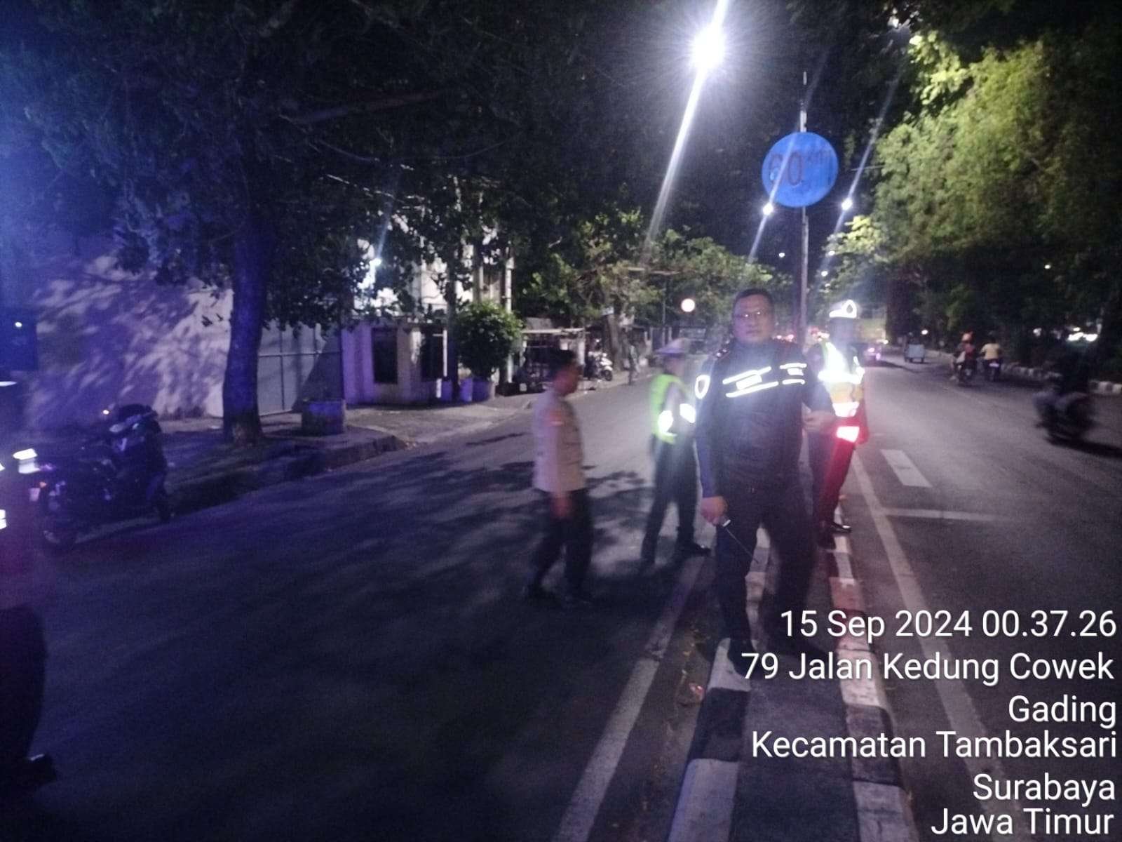 Kapolsek Tambaksari Pimpin Patroli untuk Menekan Kejahatan dan Balap Liar di Malam Hari