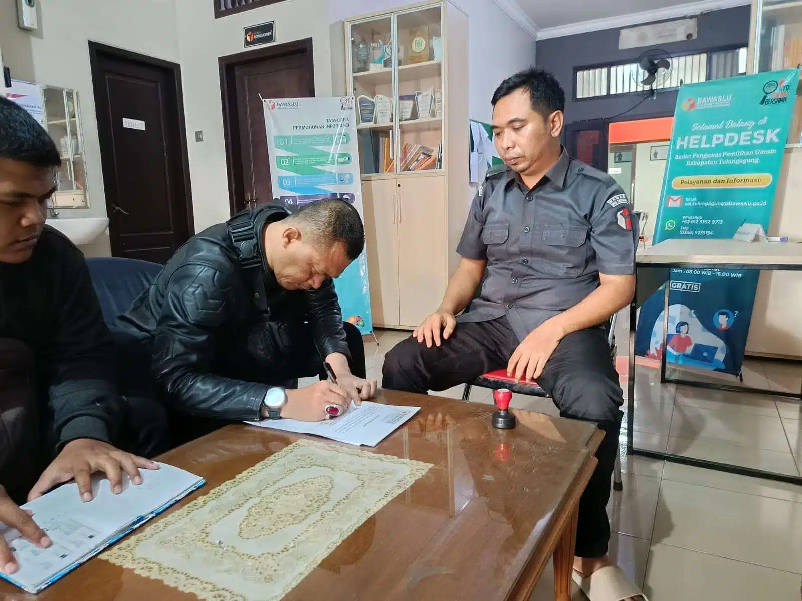 Laporan LMP Tulungagung Soal Netralitas Oknum Perangkat Desa di Pilkada Tak Digubris Bawaslu