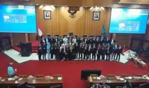 DPRD surabaya