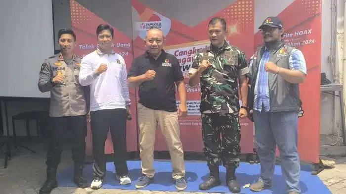 Jujur Dan Bersih Pemilu 2024, Panwascam Genteng Gelar Aksi Cangkruk Pengawasan
