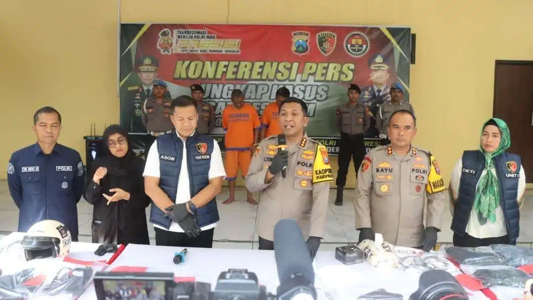 Polresta Sidoarjo Amankan 2 Pria yang Pamer Senpi Rakitan di Medsos
