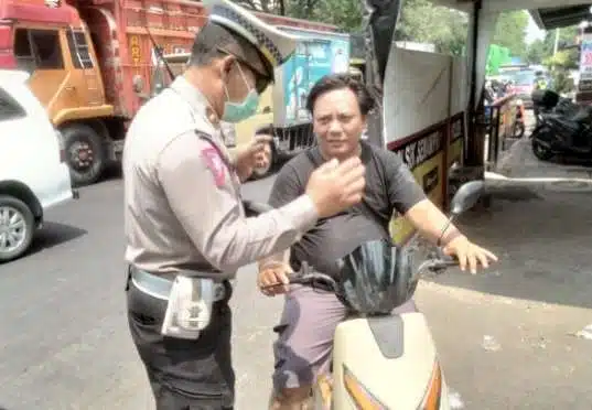 Ops Zebra Semeru 2024, Polsek Semampir Pertegas Larangan Sepeda Listrik di Jalan Raya
