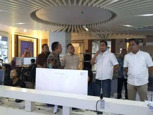 Kurangnya Fasilitas, DPRD Surabaya Desak Perbaikan di Command Center 112