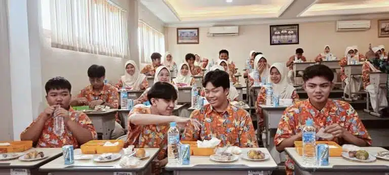 Migrant watch Aznil tan mbg cegah kasus keracuna