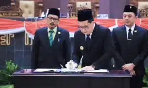 APBD Jatim 2025 Disetujui: Fokus Pendidikan dan Kesehatan, Dukung Kesejahteraan Masyarakat!