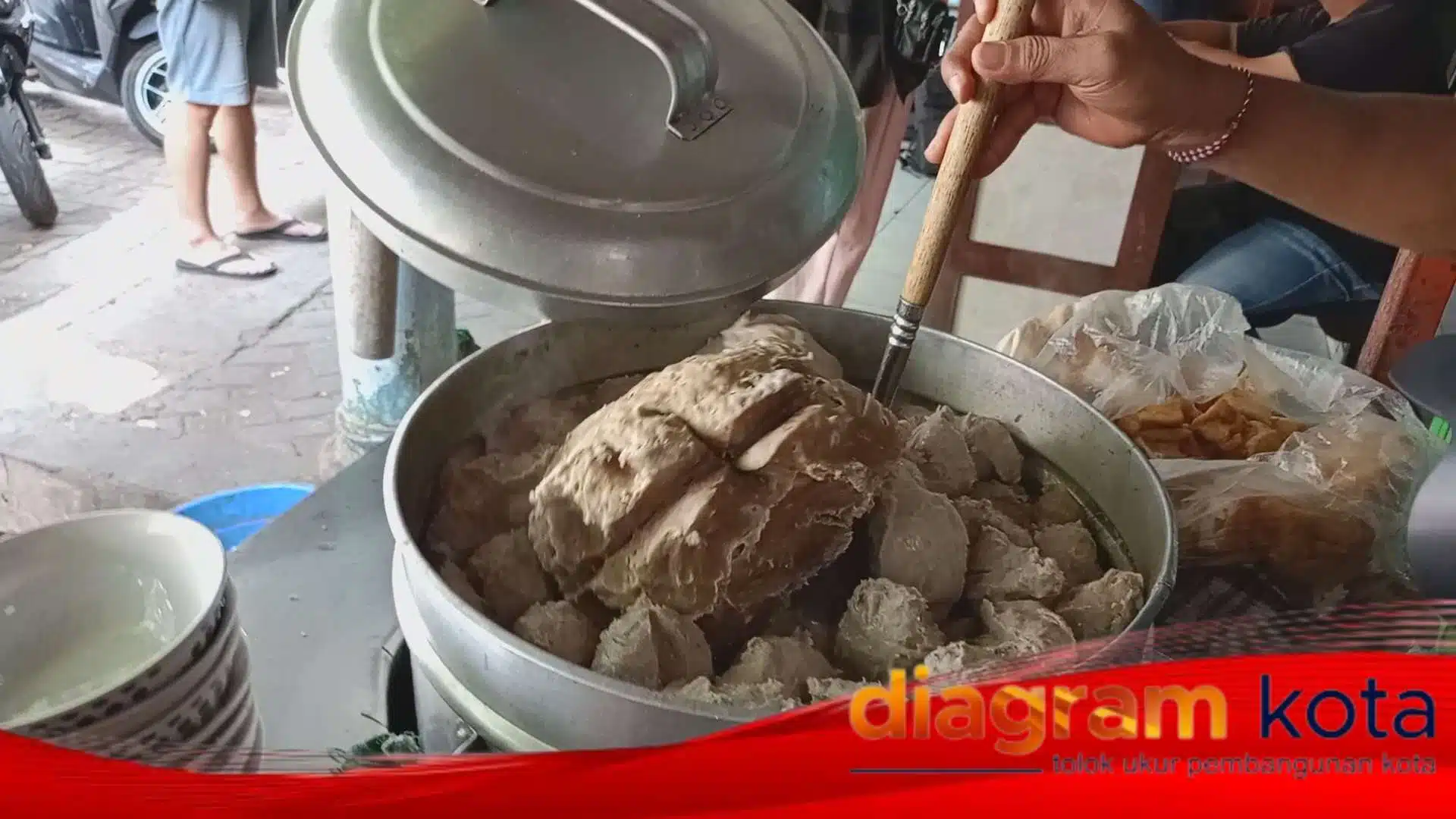 Bakso Lonjong Krian: Dari Legenda Pasar hingga Jadi Ikon Kuliner dengan Omset Meroket