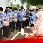 Pemkab Sidoarjo Peringati HUT KORPRI Ke-53 & HUT Dharma Wanita Persatuan Ke-25 Tahun 2024 Ziarah ke TMP Kusuma Bangsa