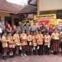 Mobil Senyum: Polres dan HIPMI Tulungagung Ajak Anak Sekolah Konsumsi Makanan Sehat