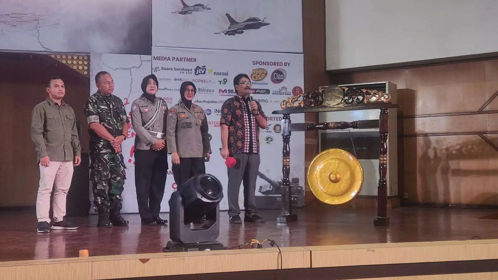 Universitas Dinamika Gelar ‘Paskibra Festival 2.0’ di Hari Pahlawan: Ajang Kebersamaan dan Patriotisme