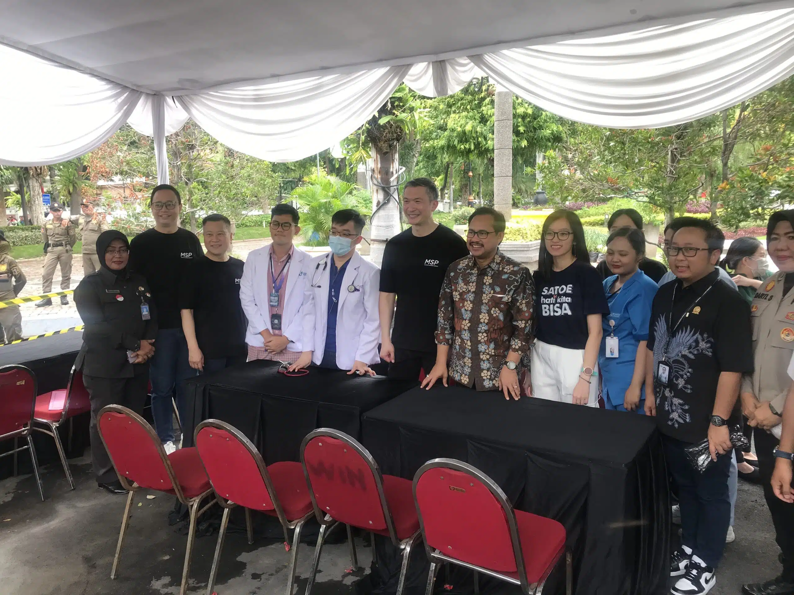 MSP Peduli Kota, Gelar Pengobatan Gratis Layani 2.500 Warga dan Lansia di Balai Kota Surabaya