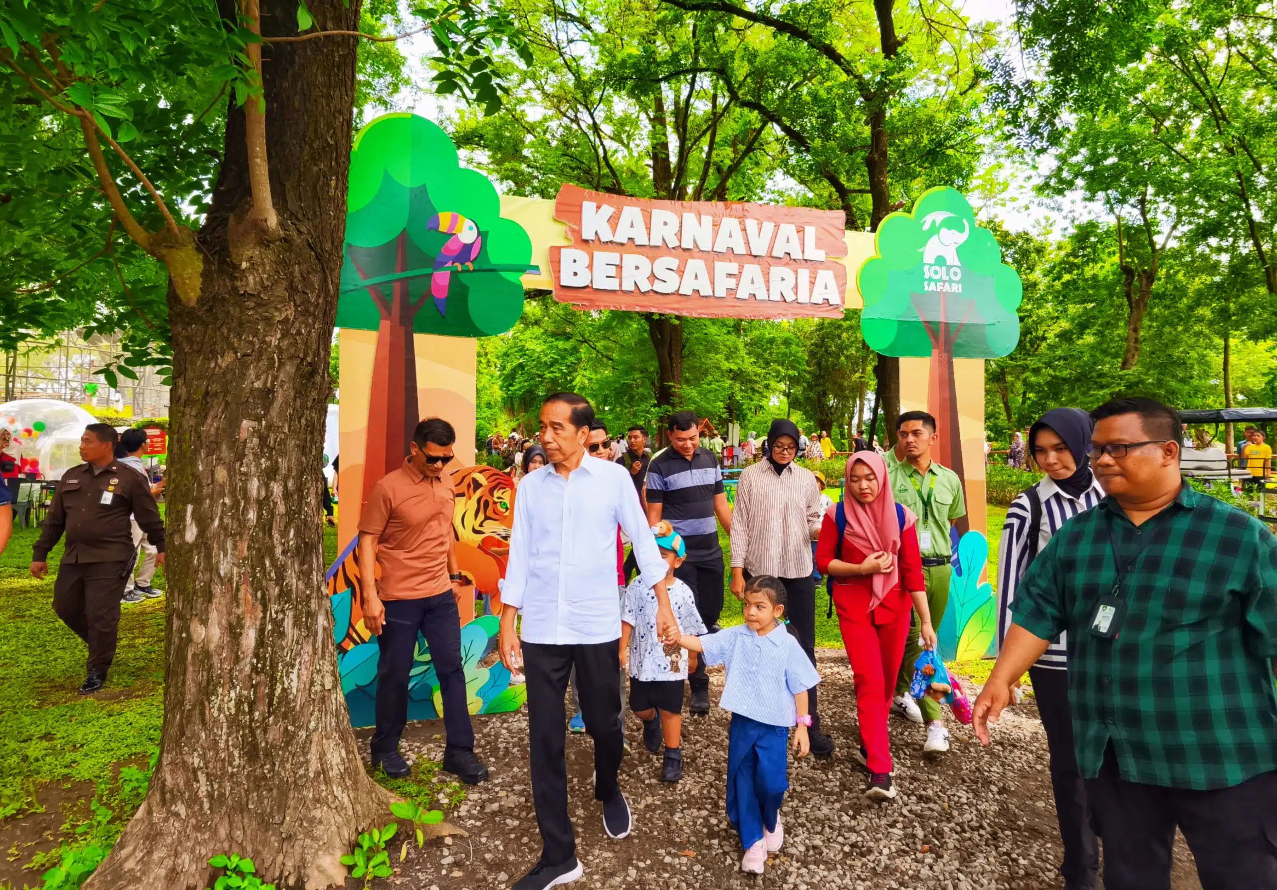 Keluarga Joko Widodo Liburan di Solo Safari, Edukasi dan Hiburan di Tengah Kota