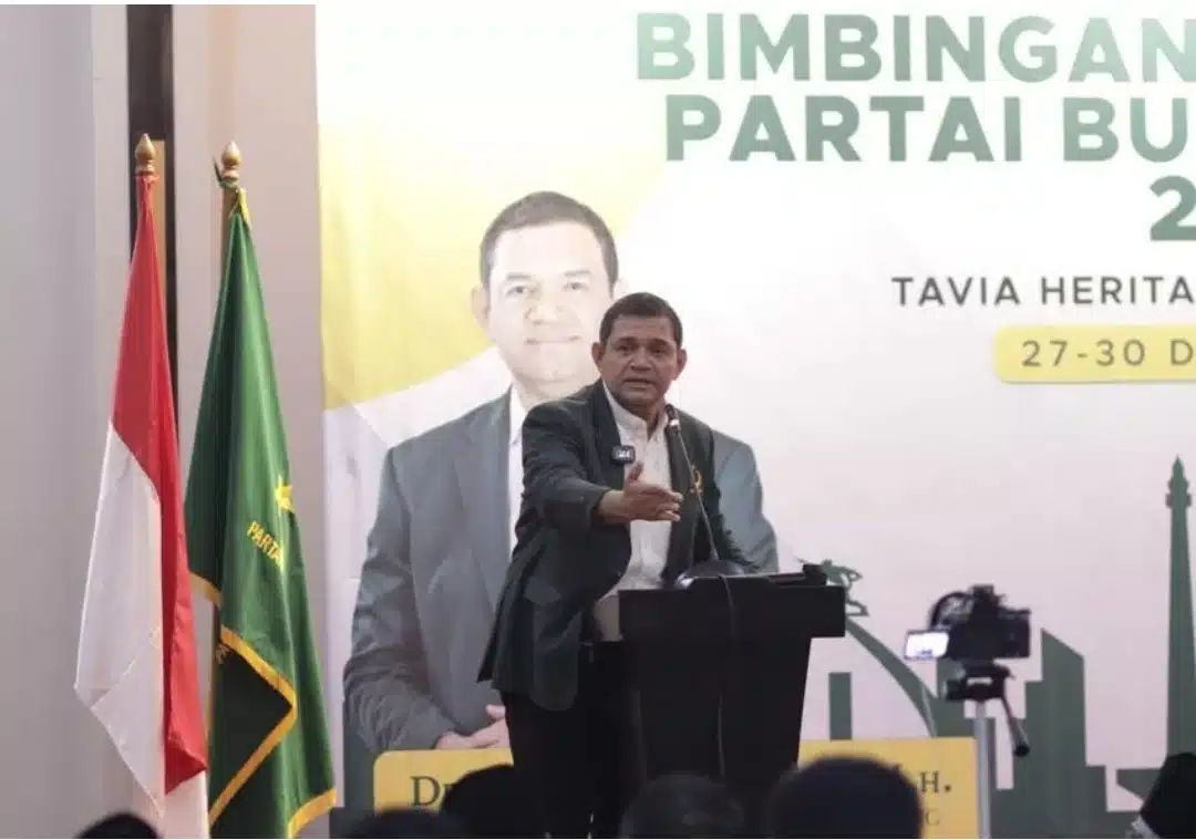 Penjabat Ketua Umum PBB Fahri Bachmid memberikan pengarahan dalam Bimtek PBB untuk anggota DPRD