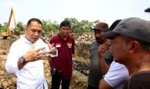 Eri Cahyadi Tegaskan Proyek Penanganan Banjir Surabaya Selesai 2026