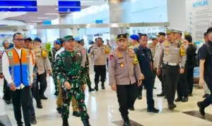 Kapolri Pantau Kesiapan Pelabuhan Tanjung Perak Hadapi Lonjakan Penumpang Libur Nataru