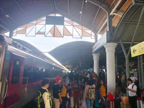 Nataru 2025, KAI Daop 8 Catat Lonjakan Penumpang Dan Mulai Buka Penjualan Tiket Februari