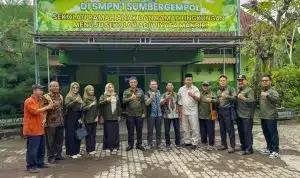 Komisi A DPRD Tulungagung Sosialisasi Program Makan Gratis dan Pengelolaan BOS di SMPN 1 Sumbergempol