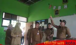 Plt. Bupati Subandi Tinjau Kerusakan SDN Sidodadi Pasca Plafon Runtuh