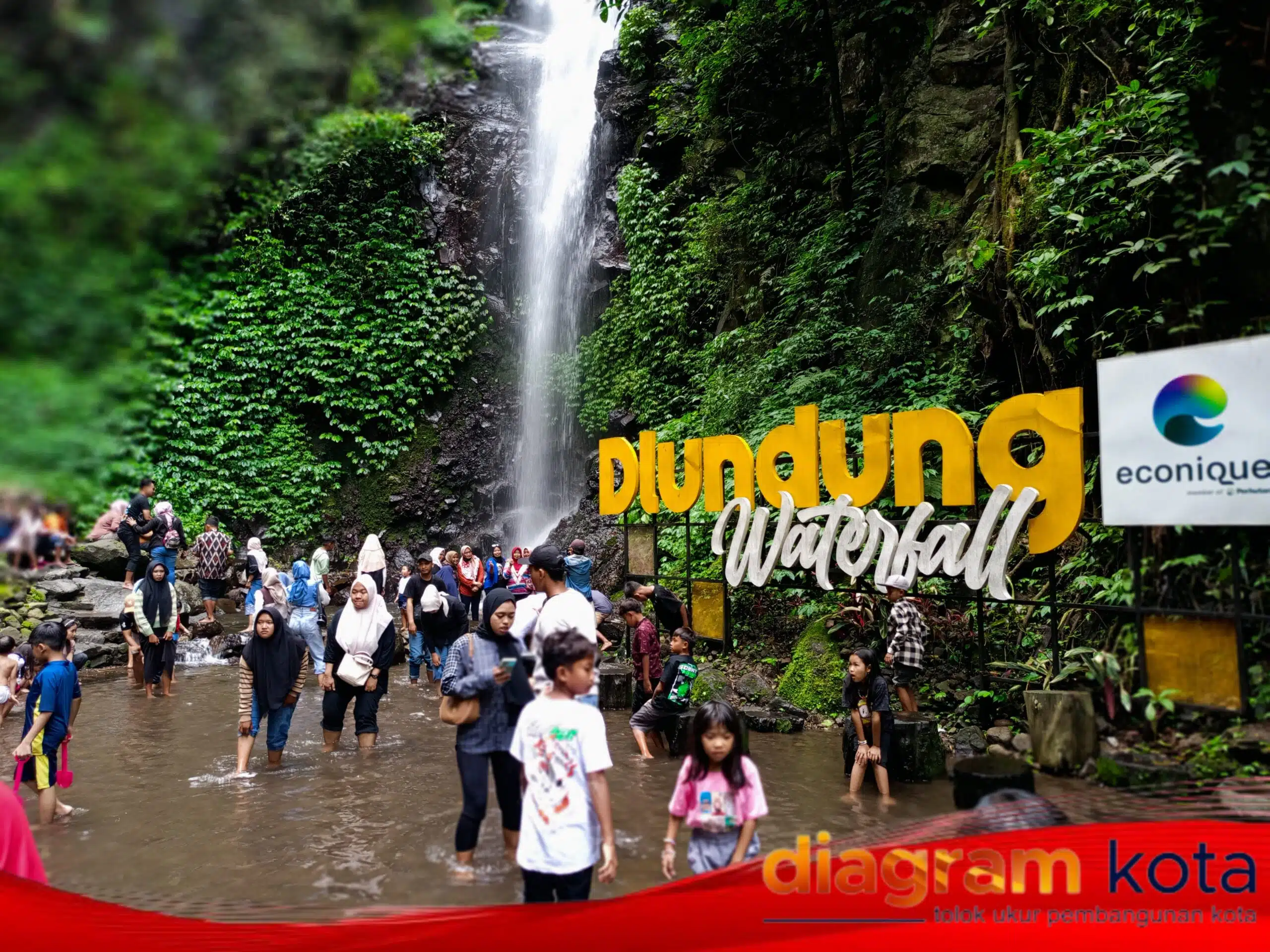 Wisata Air Terjun Dlundung Trawas Mojokerto: Destinasi Alam yang Populer