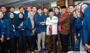 Mendikdasmen Abdul Mu’ti Saksikan Pelantikan Pengurus IKA Unesa 2025-2030