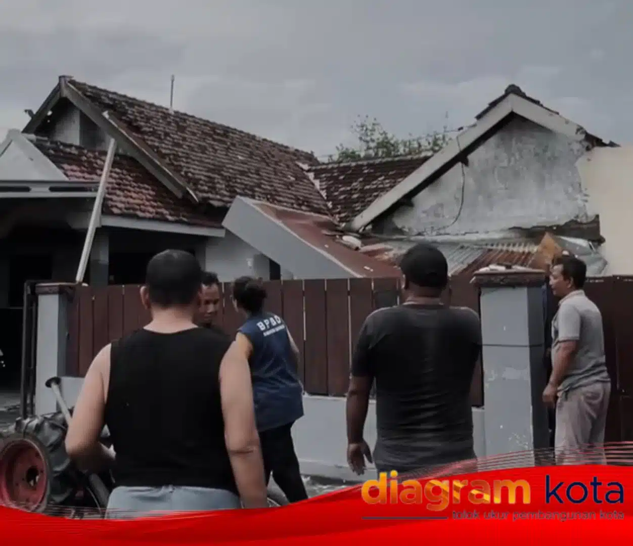 Puting Beliung Terjang Desa Panggreh Jabon Sidoarjo, Sejumlah Bangunan Rusak