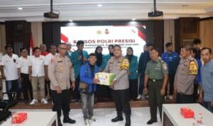 Kapolres Pelabuhan Tanjung Perak Gelar Bakti Sosial Sambut Ramadan Bersama Mahasiswa dan OKP di Surabaya