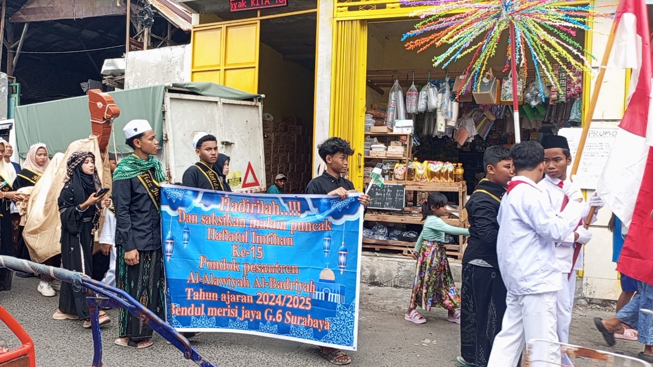 Kirab Haflah Akhirussanah ke-15 Pondok Pesantren LPI Al Alawiyah Al Badriyah Meriahkan Surabaya