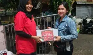 Bagikan 8 Ribu Bingkisan Lebaran, PDIP Surabaya: Jaga Kesolidan dan Gotong Royong