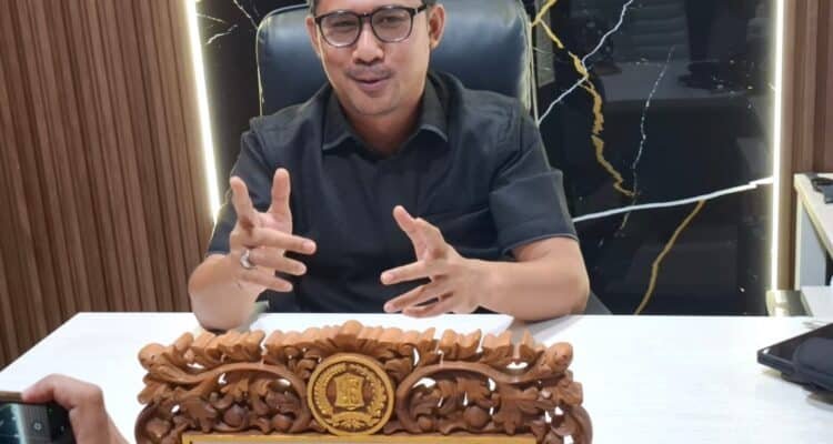 Azhar Kahfi Azhar Kahfi Pansus DPRD Surabaya, Komite Khusus, Kampung Cerdas toko Mihol Barata jaya