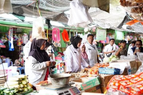 Blusukan ke Pasar Porong: Upaya Wakil Bupati Jaga Stabilitas Pangan Selama Ramadan