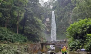 7 Air Terjun Tersembunyi Yang Bikin Takjub