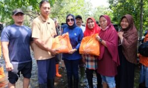 Pemkab Sidoarjo Salurkan Bantuan bagi Warga Terdampak Banjir di Candi dan Sidoarjo