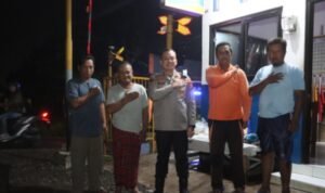 Ramadan Kasih, Sembari Patroli Kapolres Tulungagung Berbagi Sembako