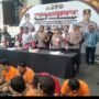 Polrestabes Surabaya Bersih-Bersih Kriminal, 26 Pelaku Kejahatan, Jambret hingga Pengeroyok Dibekuk!