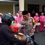 Polres Bondowoso Berbagi Takjil, Wujud Kepedulian di Ramadhan