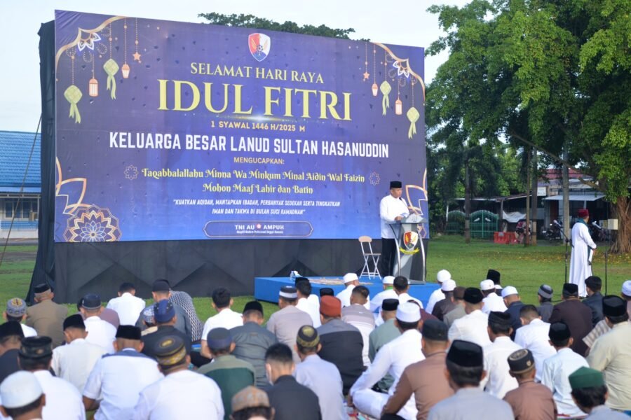 Danlanud Sultan Hasanuddin Melaksanakan Sholat Idul Fitri Bersama Prajurit dan Masyarakat Maros