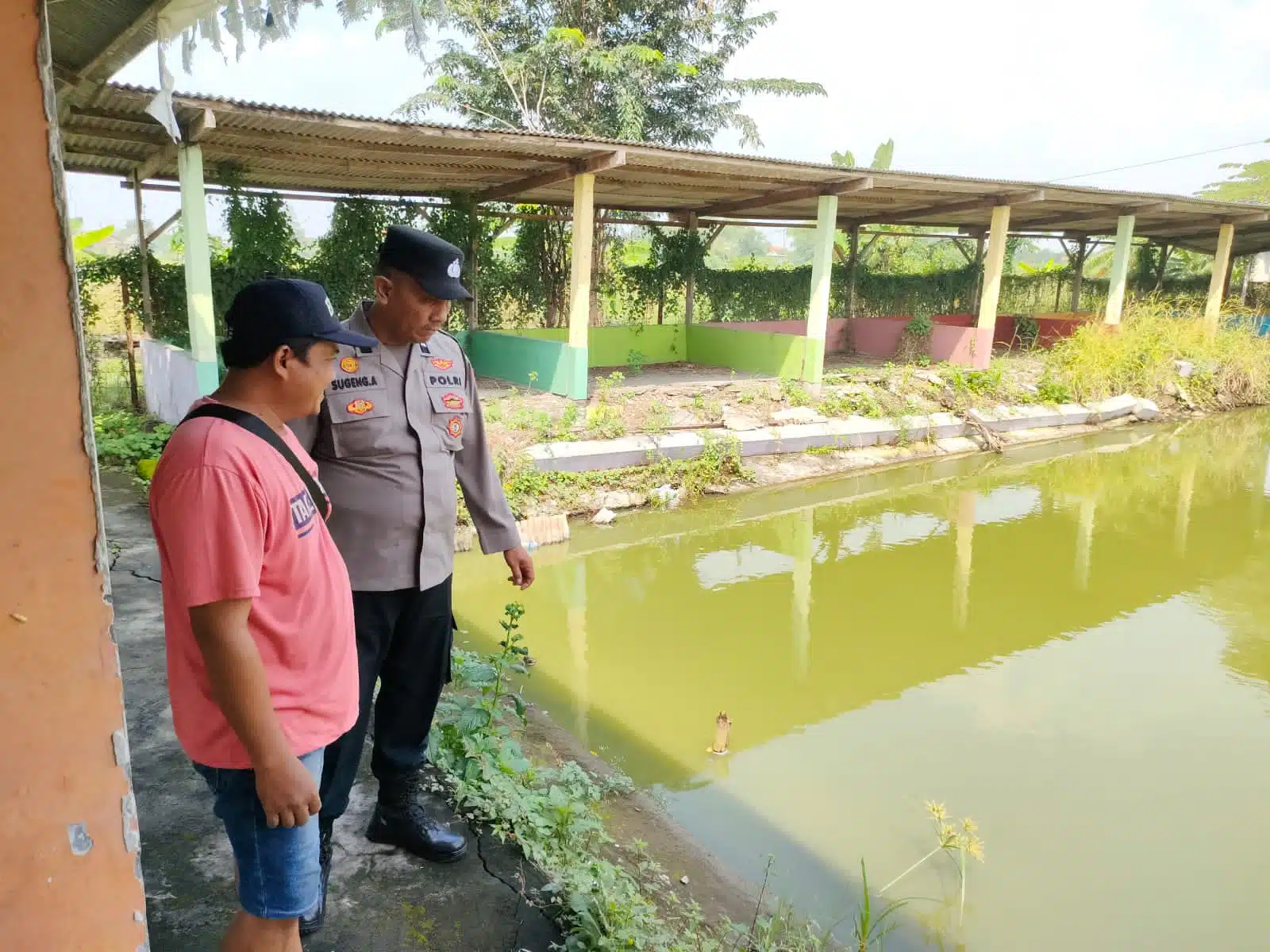 Polsek Sukodono Dampingi Pembudidaya Ikan Lele Ketahanan Pangan di Desa Pademonegoro