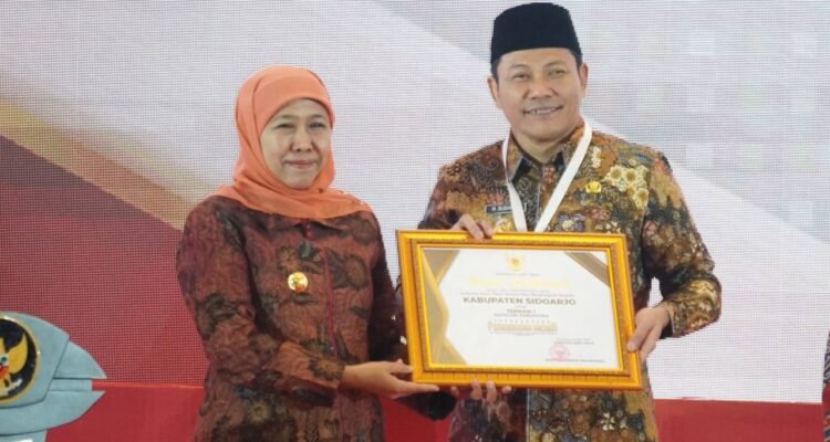 Pemkab Sidoarjo Raih Penghargaan Pembangunan Daerah Terbaik se-Jawa Timur Tahun 2025